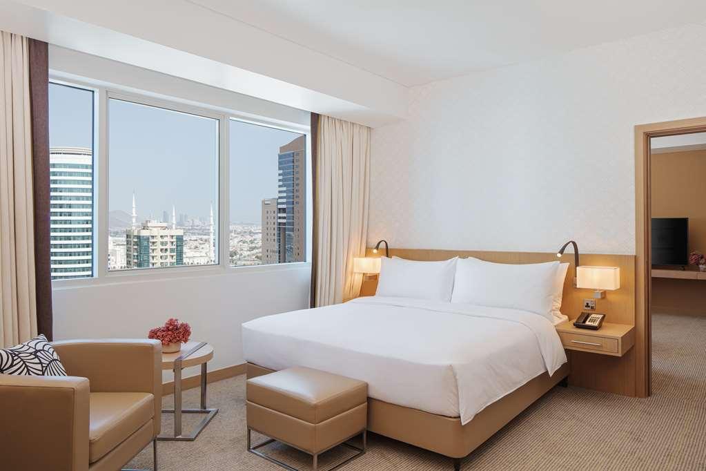Doubletree By Hilton Fujairah City Номер фото