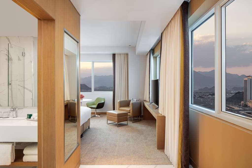 Doubletree By Hilton Fujairah City Номер фото