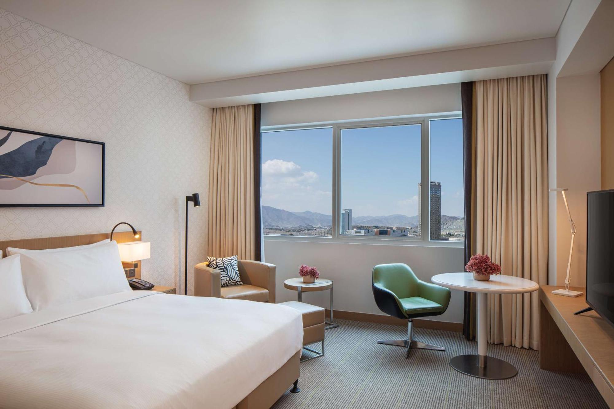 Doubletree By Hilton Fujairah City Экстерьер фото Deluxe room