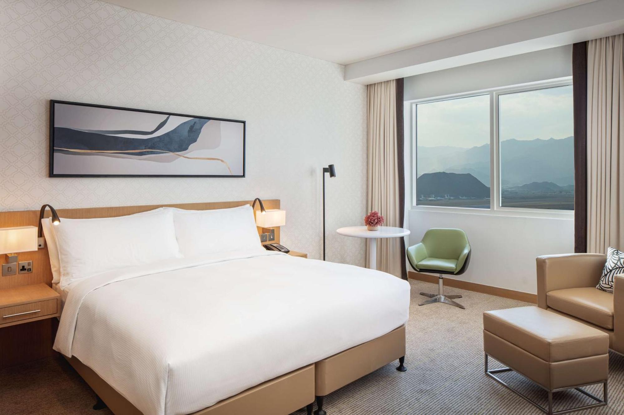 Doubletree By Hilton Fujairah City Экстерьер фото Deluxe Room