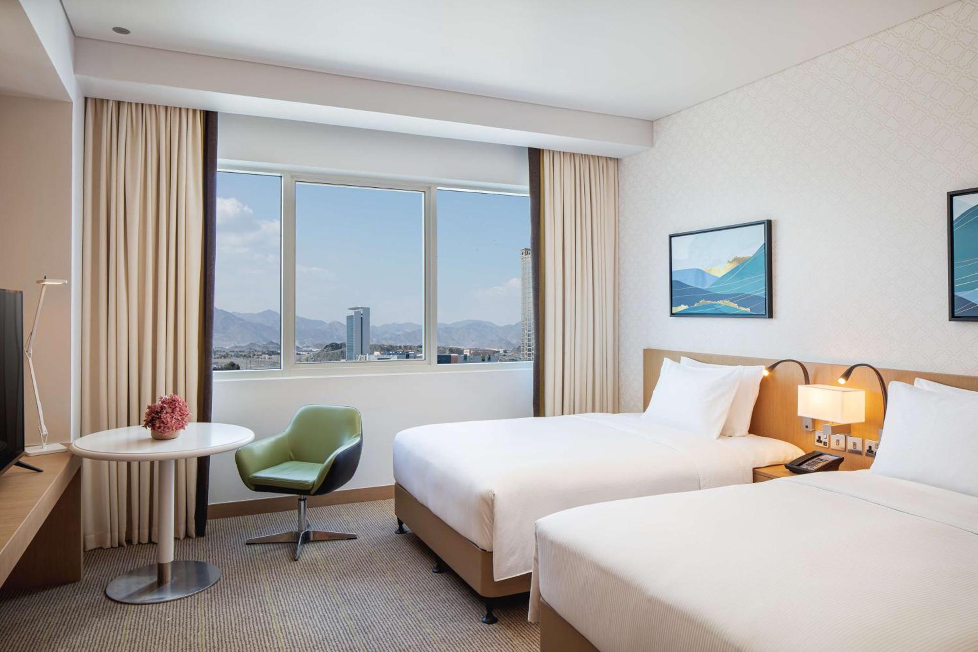 Doubletree By Hilton Fujairah City Экстерьер фото