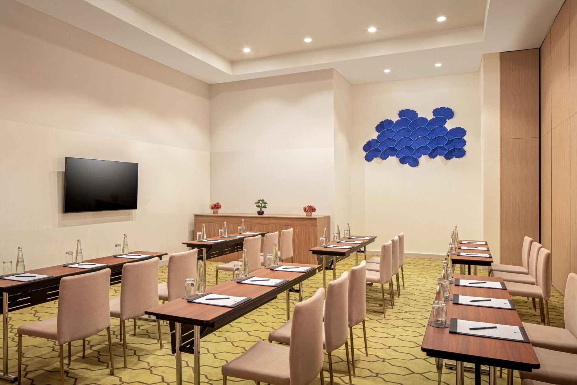Doubletree By Hilton Fujairah City Экстерьер фото Meeting room